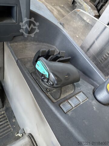 Carrelli retrattili Jungheinrich ETV 214