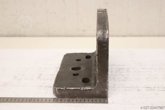 Kıskaç açısı Guss 270/145/H200 mm