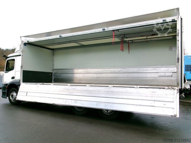 LKW mit Getränkeaufbau MERCEDES-BENZ 2646 Actros*7,7 m Schwenkwand*Lift/Lenk*LBW*Navi