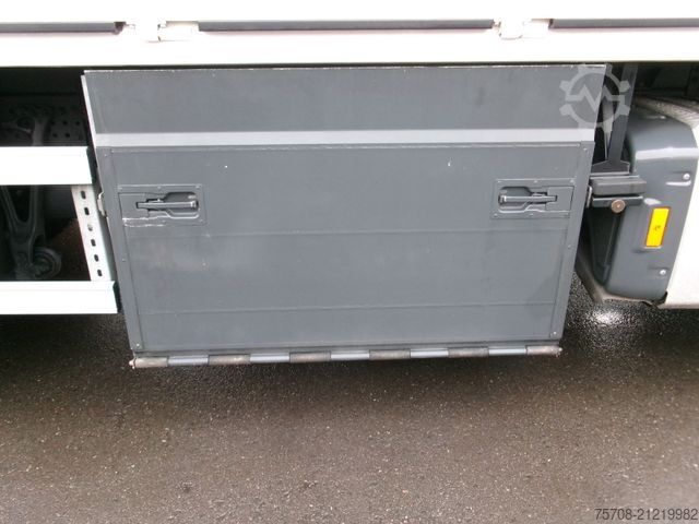 LKW mit Getränkeaufbau MERCEDES-BENZ 2646 Actros*7,7 m Schwenkwand*Lift/Lenk*LBW*Navi