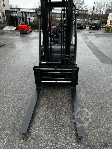 Gas forklift truck Forklift truck LPG forklift truck Toyota 02-8FGF18