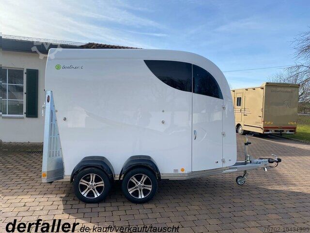 Veewagen Bücker Trailer Careliner L Vollpolyester 2 Pferdehänger