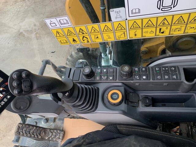 Mobile excavator Caterpillar M317-07B