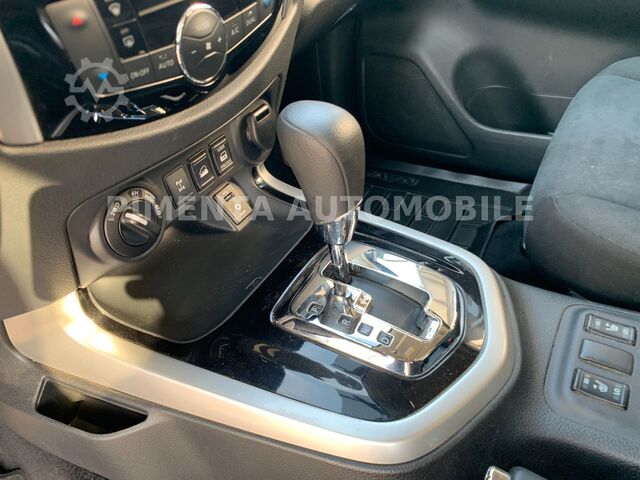 Furgone pick-up NISSAN Navara NP300 4x4 190PS Ausbau Regal  3,5t AHK