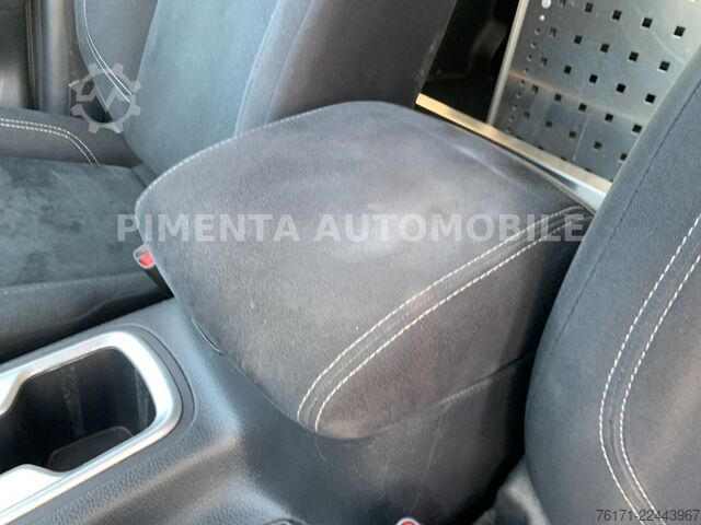 Furgone pick-up NISSAN Navara NP300 4x4 190PS Ausbau Regal  3,5t AHK
