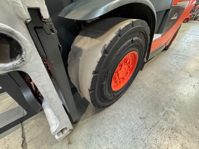 Forklift Linde H 35T-01 [ID: 241]