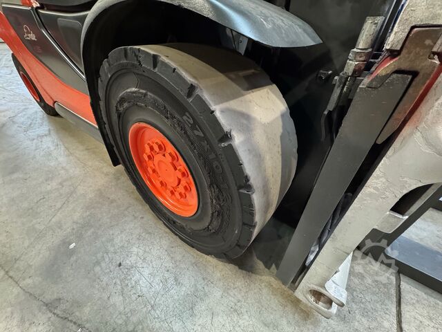 Forklift Linde H 35T-01 [ID: 241]