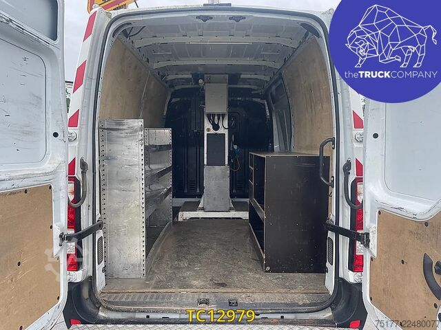 Løfteplatform Renault Master 145.35 klubb