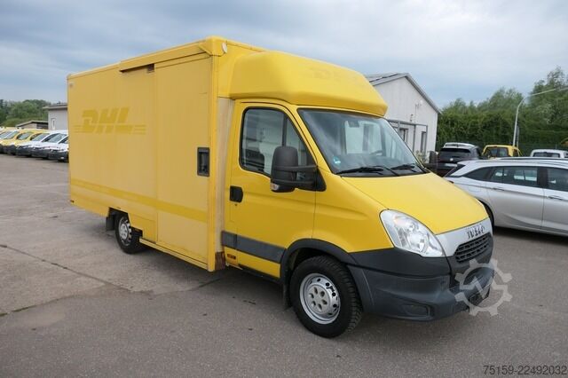 Vrachtwagen met bakwagen iveco Daily 35 S11 C30C AUTOMATIK KAMERA Regale LUFT DURCHGANG EURO-5 CoC