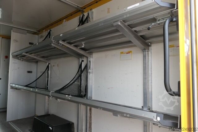 Vrachtwagen met bakwagen iveco Daily 35 S11 C30C AUTOMATIK KAMERA Regale LUFT DURCHGANG EURO-5 CoC
