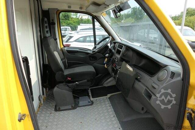 Vrachtwagen met bakwagen iveco Daily 35 S11 C30C AUTOMATIK KAMERA Regale LUFT DURCHGANG EURO-5 CoC