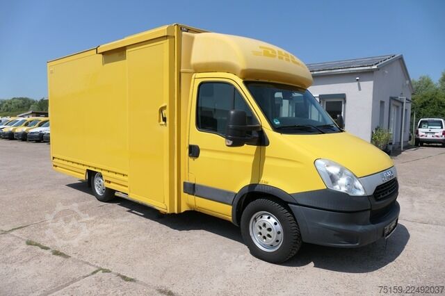 Vrachtwagen met bakwagen iveco Daily 35 S11 C30C AUTOMATIK KAMERA Regale LUFT DURCHGANG EURO-5 CoC