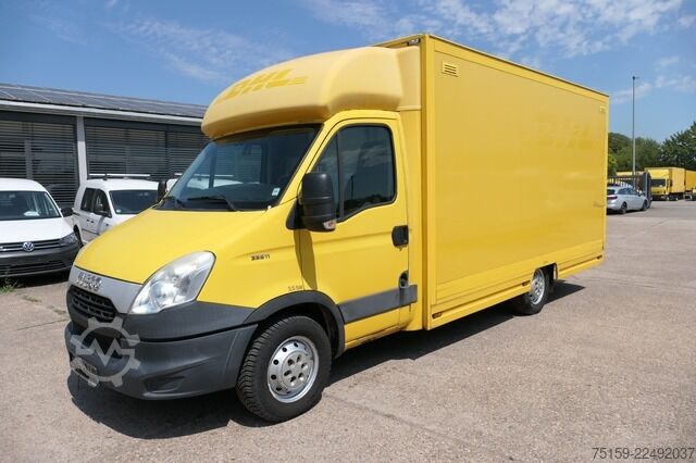 Vrachtwagen met bakwagen iveco Daily 35 S11 C30C AUTOMATIK KAMERA Regale LUFT DURCHGANG EURO-5 CoC