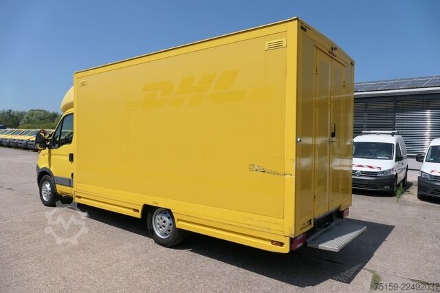 Vrachtwagen met bakwagen iveco Daily 35 S11 C30C AUTOMATIK KAMERA Regale LUFT DURCHGANG EURO-5 CoC