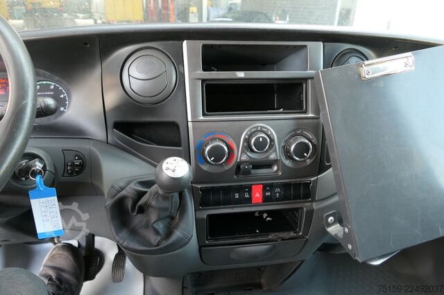 Vrachtwagen met bakwagen iveco Daily 35 S11 C30C AUTOMATIK KAMERA Regale LUFT DURCHGANG EURO-5 CoC
