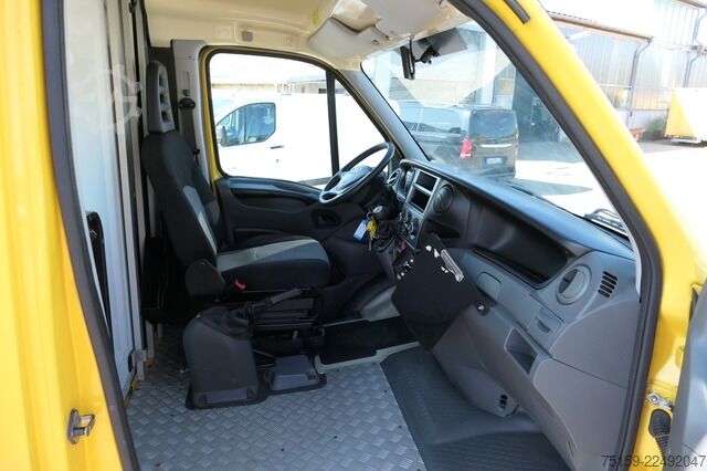 Vrachtwagen met bakwagen iveco Daily 35 S11 C30C AUTOMATIK KAMERA Regale LUFT DURCHGANG EURO-5 CoC