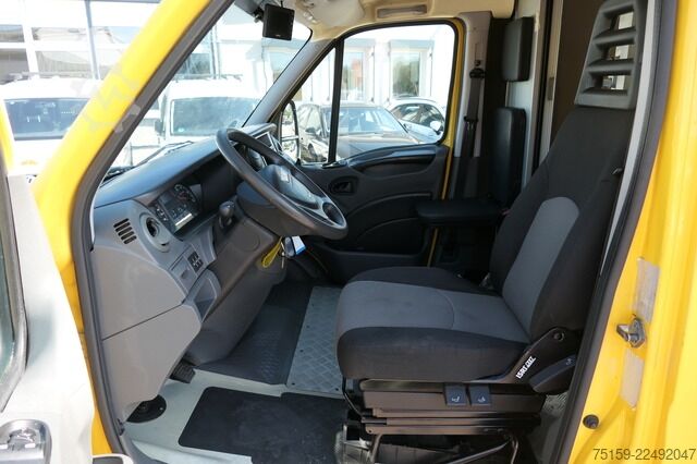 Vrachtwagen met bakwagen iveco Daily 35 S11 C30C AUTOMATIK KAMERA Regale LUFT DURCHGANG EURO-5 CoC