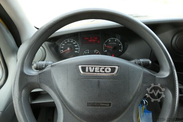 Vrachtwagen met bakwagen iveco Daily 35 S11 C30C AUTOMATIK KAMERA MAXI KAMERA Regale LUFT - EURO 5 - CoC