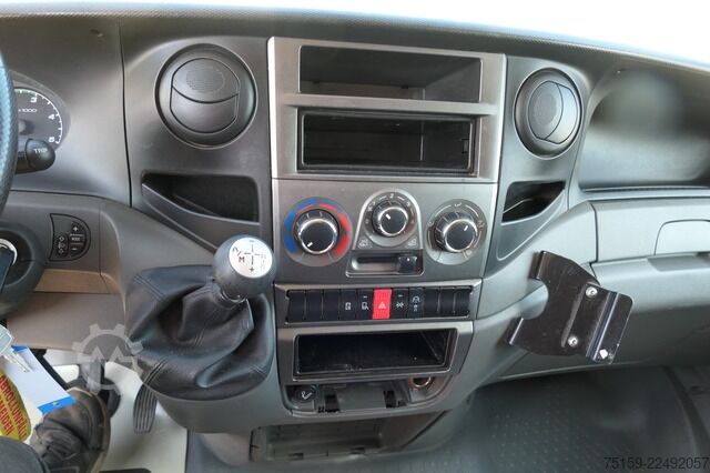 Vrachtwagen met bakwagen iveco Daily 35 S11 C30C AUTOMATIK KAMERA MAXI KAMERA Regale LUFT - EURO 5 - CoC