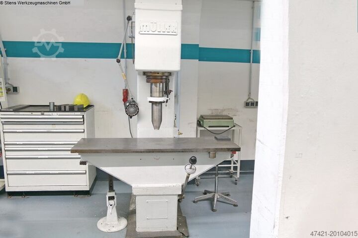 Presa za ispravljanje jedne kolone MÜLLER CR 25.2.1