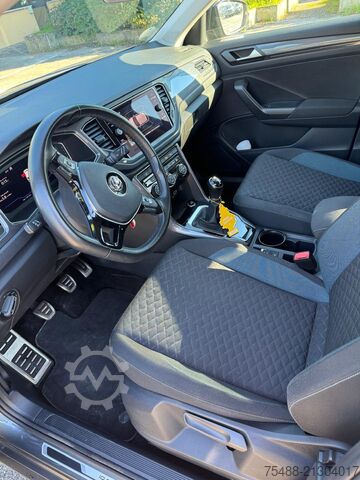 Pojazd użytkowy VOLKSWAGEN T-ROC IQ DRIVE