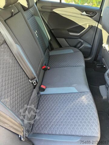 Pojazd użytkowy VOLKSWAGEN T-ROC IQ DRIVE