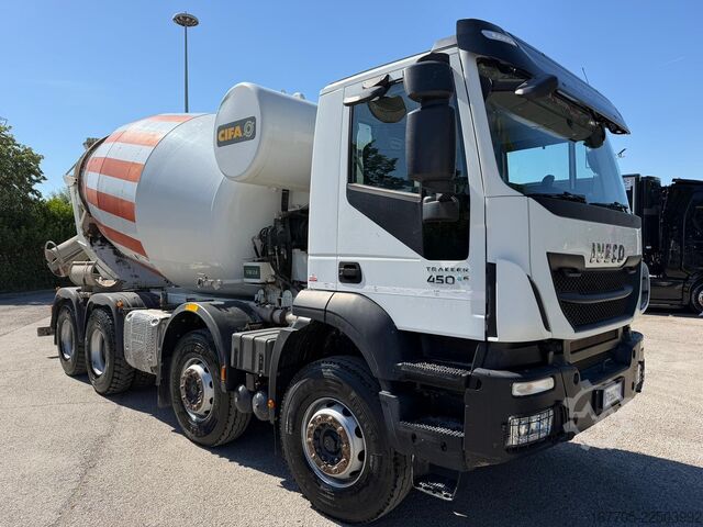 Autodomíchávač betonu Iveco Trakker 450