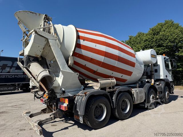 Autodomíchávač betonu Iveco Trakker 450
