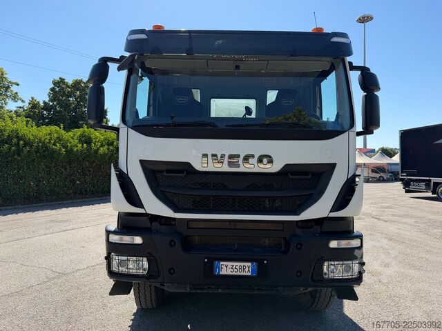 Autodomíchávač betonu Iveco Trakker 450