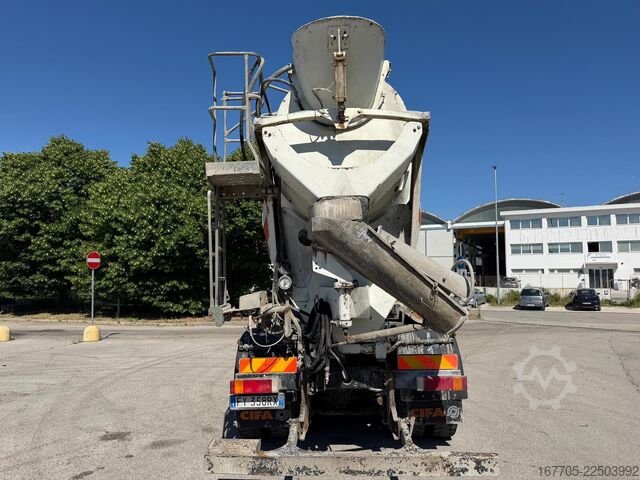 Autodomíchávač betonu Iveco Trakker 450