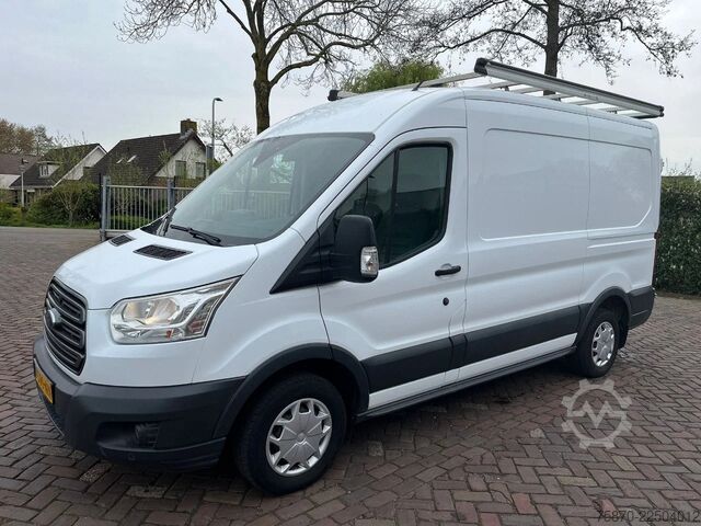 Varebil med dobbeltkabine Ford Transit FCD