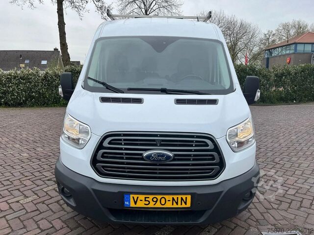Varebil med dobbeltkabine Ford Transit FCD