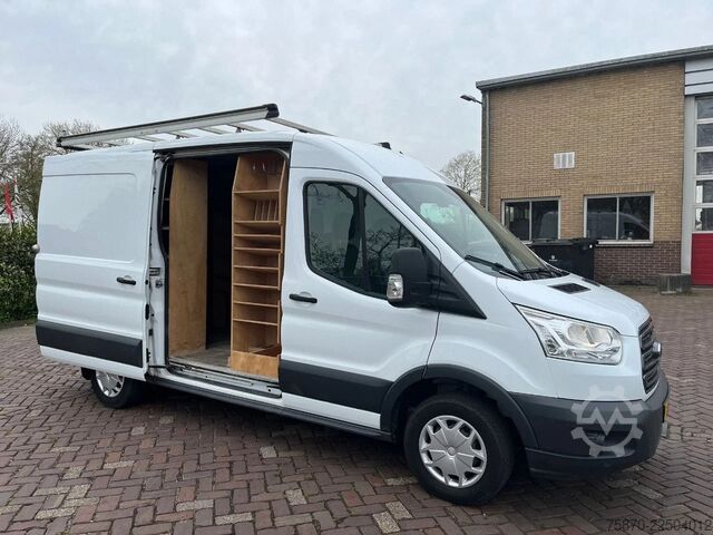 Varebil med dobbeltkabine Ford Transit FCD