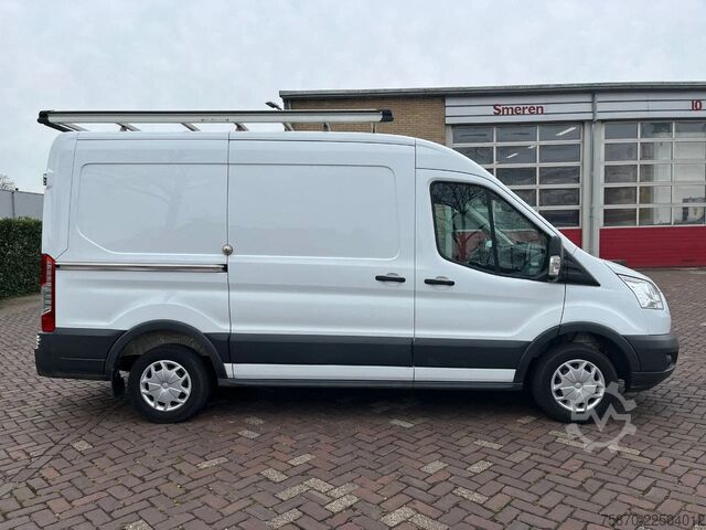 Varebil med dobbeltkabine Ford Transit FCD