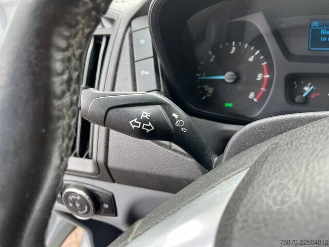 Furgoneta de reparto doble cabina Ford Transit FCD