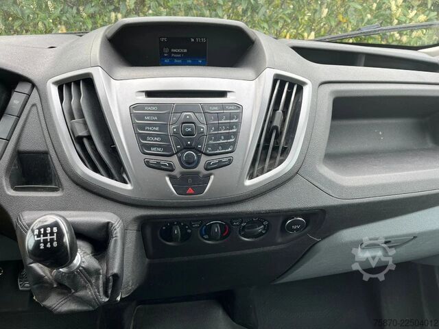 Furgoneta de reparto doble cabina Ford Transit FCD