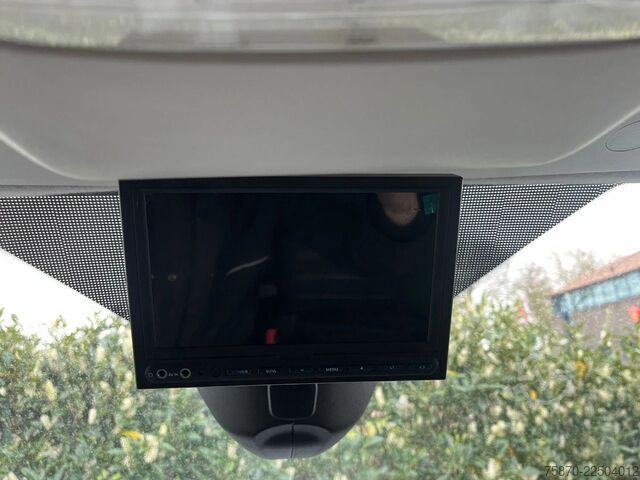 Furgoneta de reparto doble cabina Ford Transit FCD