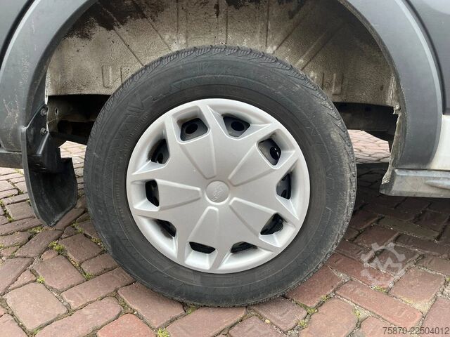 Furgoneta de reparto doble cabina Ford Transit FCD