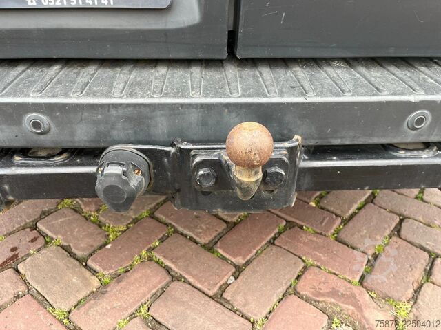 Furgoneta de reparto doble cabina Ford Transit FCD