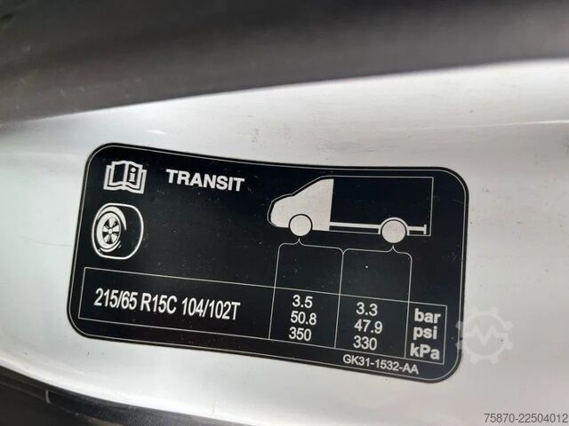 Furgoneta de reparto doble cabina Ford Transit FCD