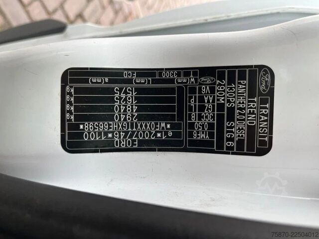 Furgoneta de reparto doble cabina Ford Transit FCD