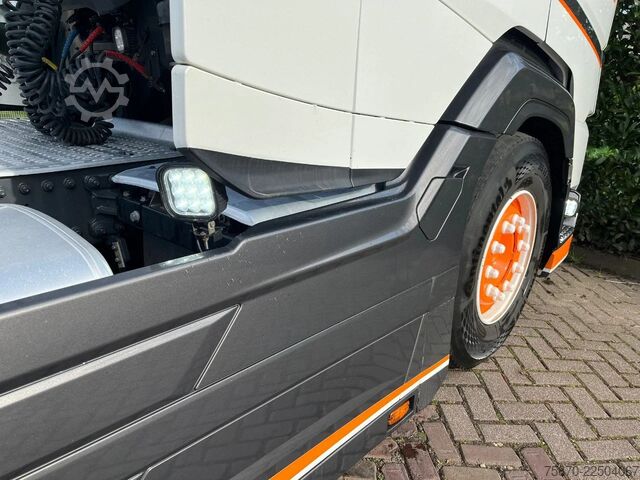 Standard-SZM DAF XG+ 530 FT