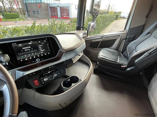 Standard-SZM DAF XG+ 530 FT