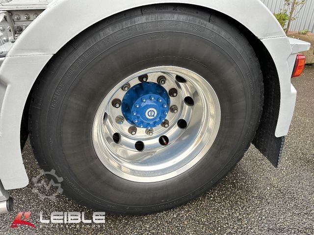 Standardowy ciągnik siodłowy VOLVO FH 540 Globe XL *Ocean Race Limited Edition*