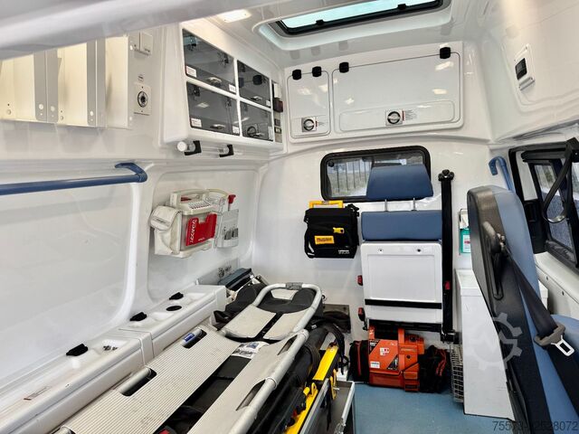 Brandweerwagen VW VW T6.1, 4-Motion, mit Trage und Sessel