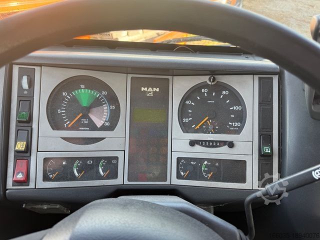Kipper LKW MAN LE18.280 Doka/7Sitze/Automatik/Kipper/Kran/Winde