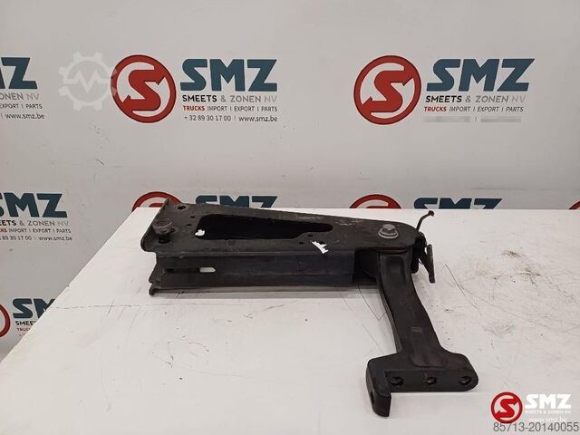 Chassis part Mercedes Occ cabinebeugel + montagebeugel rechtsvoor Merced