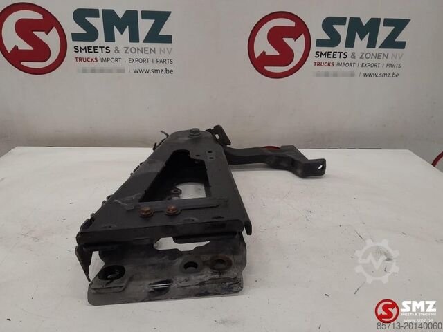 Część podwozia Mercedes Occ cabinebeugel + montagebeugel rechtsvooraan Mer