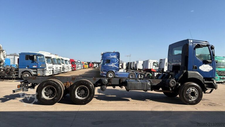 Podwozie z kabiną Renault Kerax 370 (LAMES / GRAND PONT / STEEL SUSP. / P...