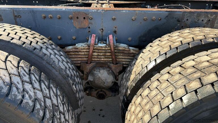 Podwozie z kabiną Renault Kerax 370 (LAMES / GRAND PONT / STEEL SUSP. / P...